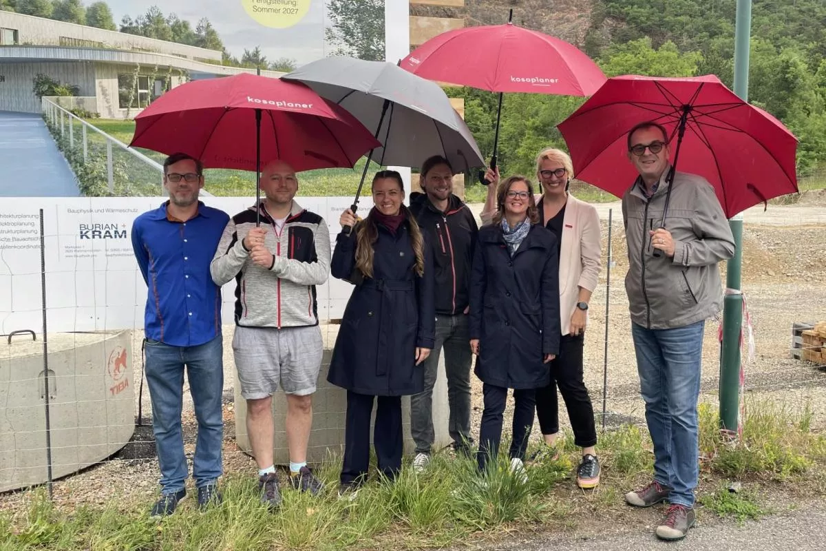 Spatenstich für den neuen Kindergarten in Winzendorf-Muthmannsdorf – alles andere als eine trockene Veranstaltung