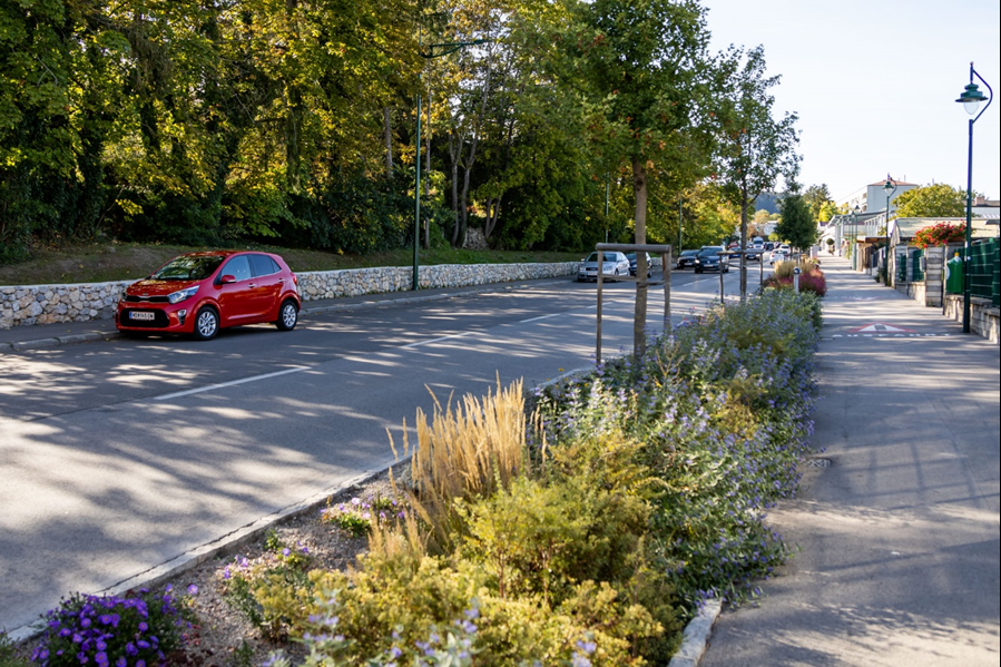Guntramsdorferstraße L2087 und Friedhofsparkplatz Mödling